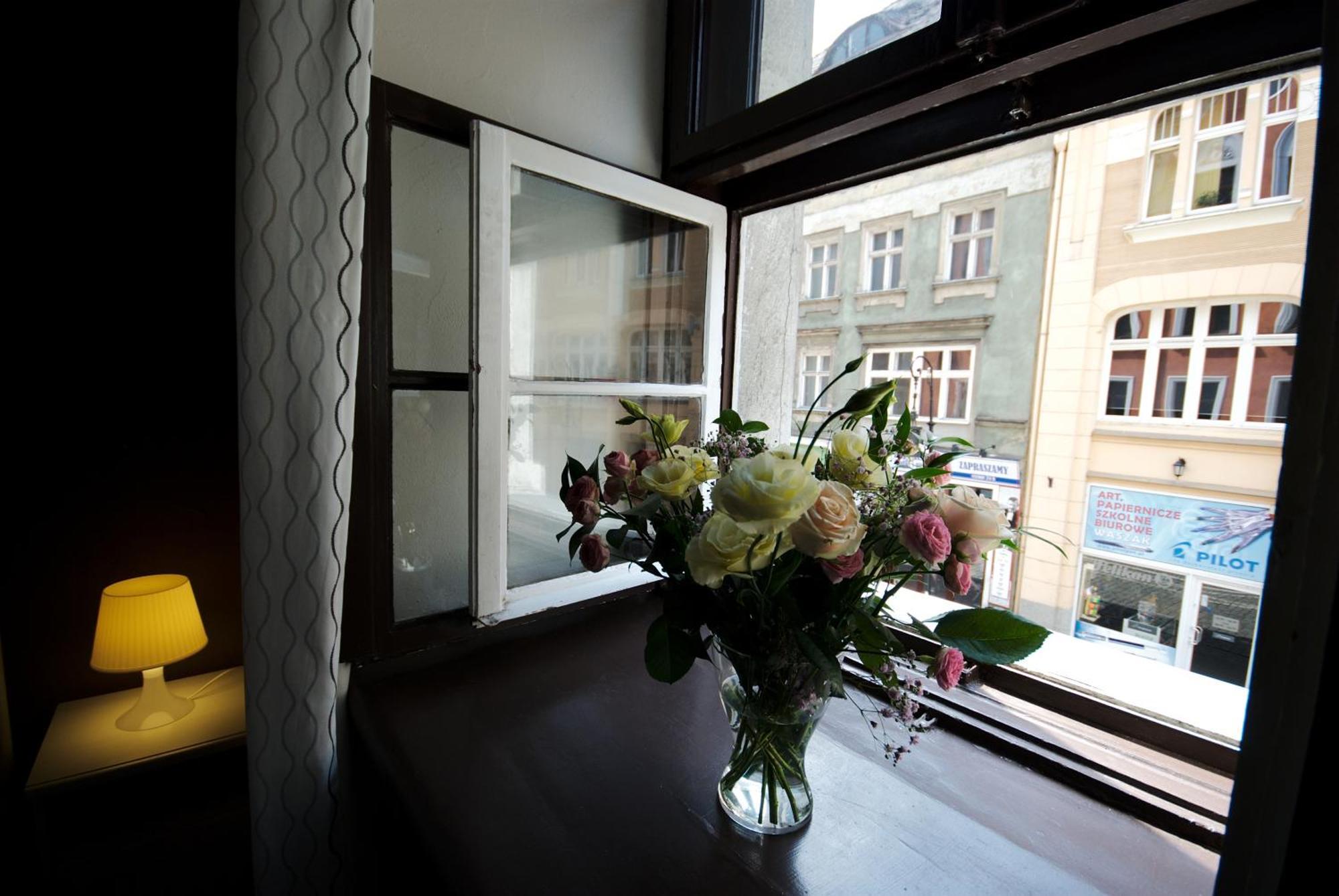 Kolysanka Private Rooms In Old Town Poznan Exterior foto
